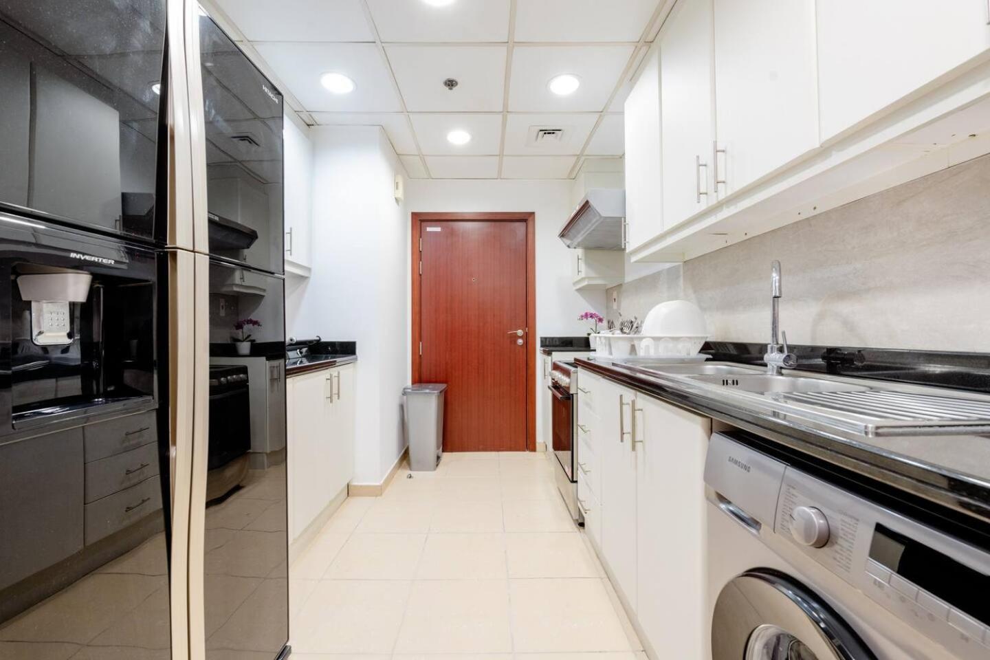 Moonlight Hostel Jbr - 2Min Walk To Jbr Beach - Gym - 2Min Metro Station - Poll Dubai Exterior photo