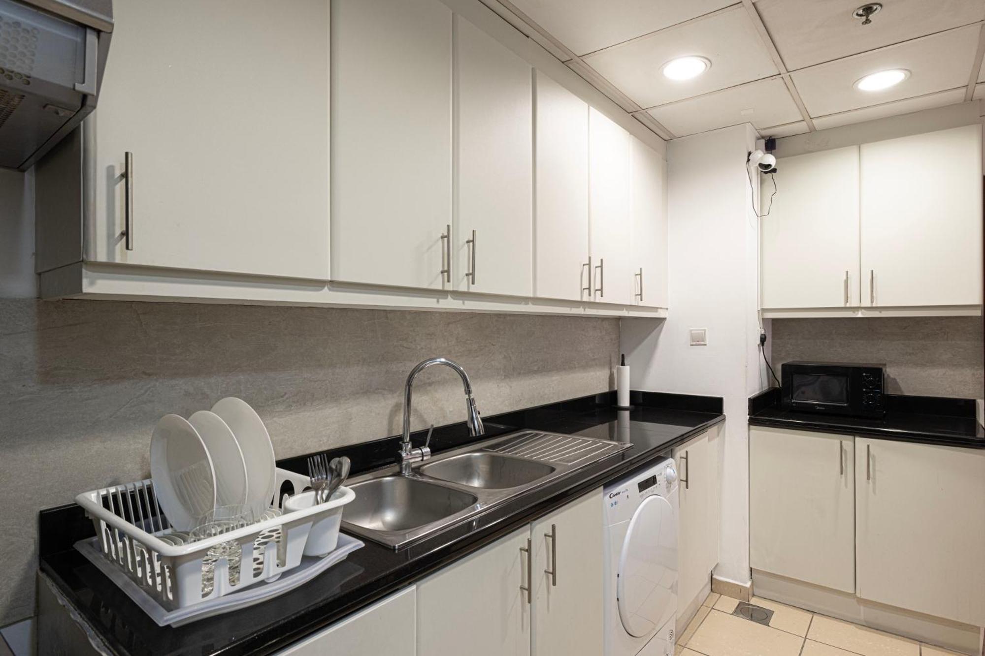 Moonlight Hostel Jbr - 2Min Walk To Jbr Beach - Gym - 2Min Metro Station - Poll Dubai Exterior photo